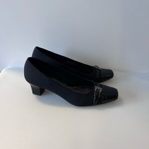 Life Stride black shoes size 6